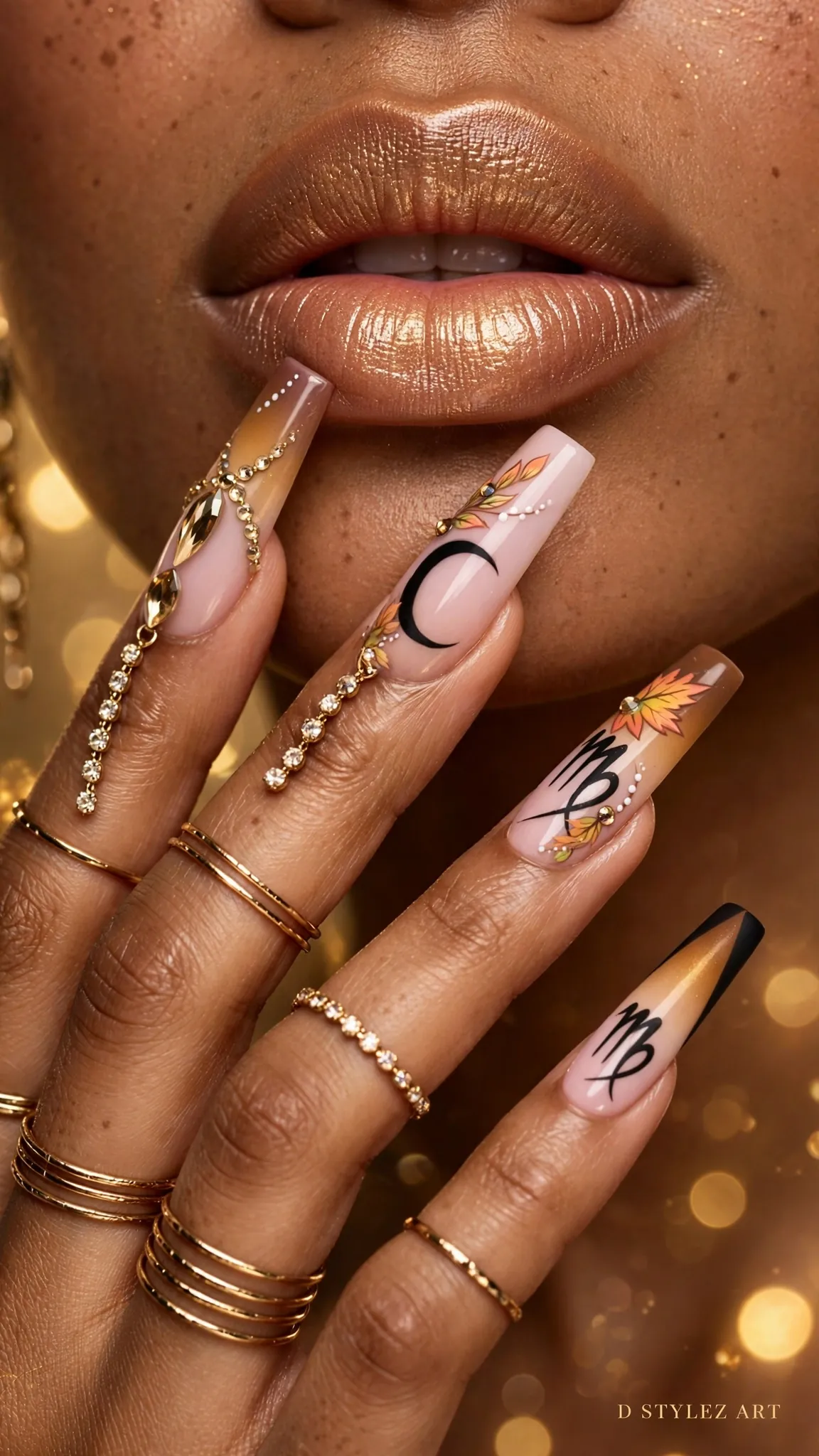Lips and nails wallpaper — gold luxury